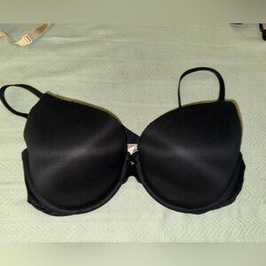 Victoria’s Secret bra 38D